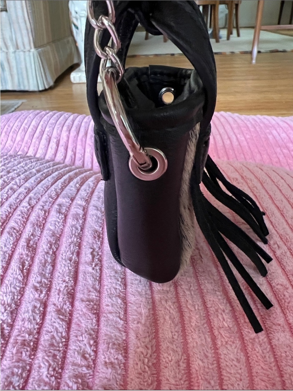Wrangler Cowhide Mini Fringe Tote Bag Keychain - Picture 10 of 12
